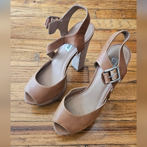 Steve Madden Size 8.5 Platform Heels - Picture 2 of 3